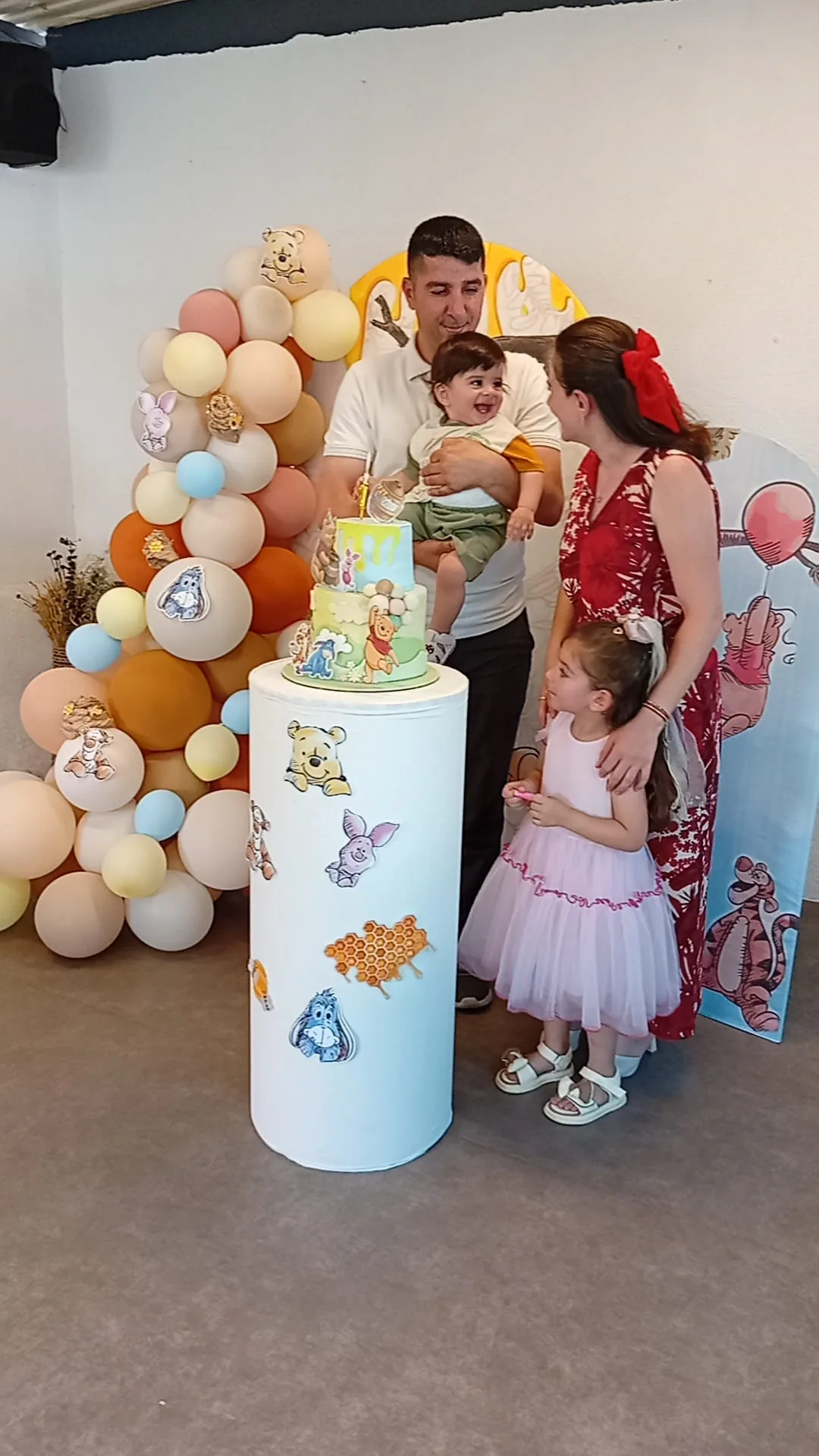 Balon süslemeli doğum günü organizasyonu